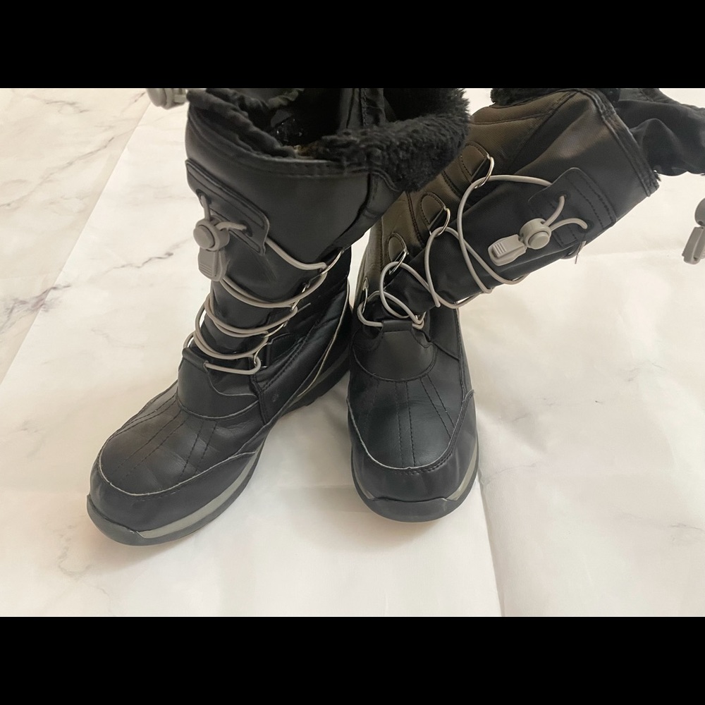 Land’s End Snow Boot - Picture 7 of 9